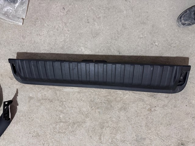 Обшивка кришки багажника 51497479063 BMW