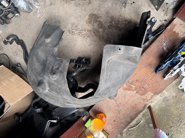 Підкрилок заднього крила, правий 51717224974 BMW