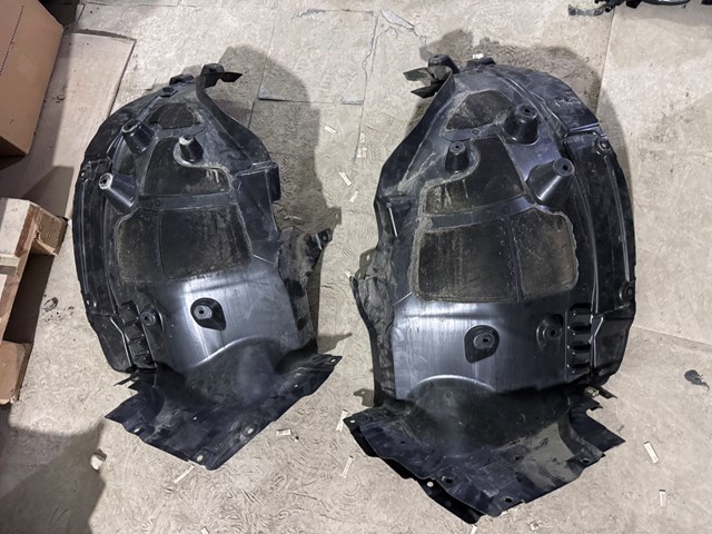 Підкрилок переднього крила, правий задній 51717424908 BMW
