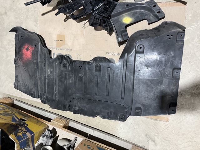 Деталі підлоги (основа кузова або підлоги) 51717488449 BMW