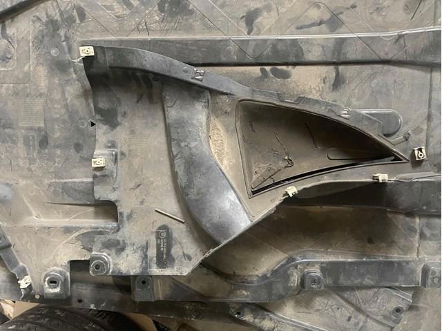 Щиток брудозахисний передньої арки крила 51718069308 BMW