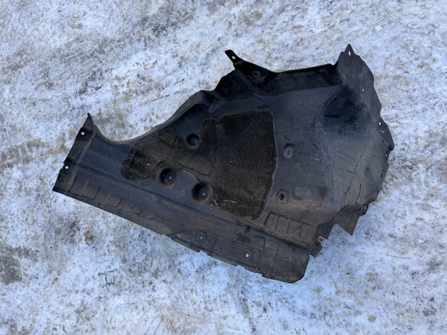 Підкрилок переднього крила, правий задній 51747424914 BMW