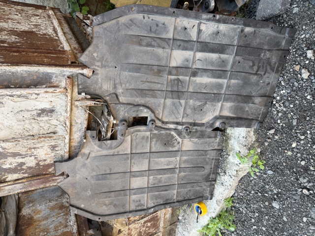 Захист днища, паливного бака 51757424890 BMW