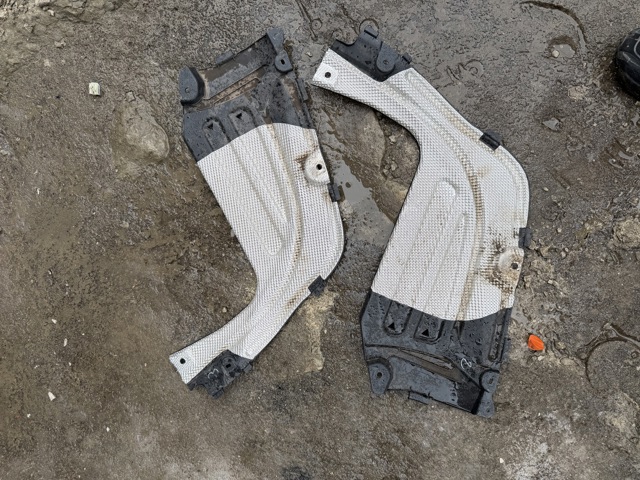Захист днища, задній правий 51758091984 BMW