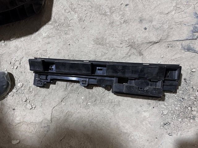 Опора порога (кріплення) 51777256917 BMW