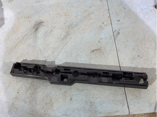 Кронштейн зовнішньої накладки порога правого 51777387346 BMW