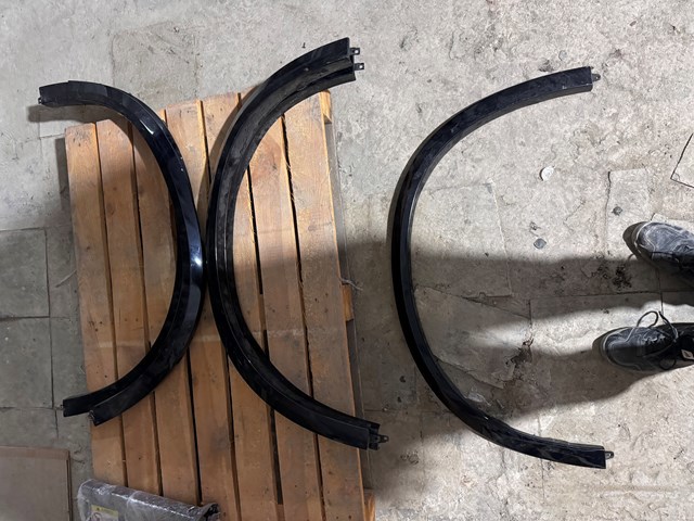 Молдинг арки колеса заднього, лівий 51778099121 BMW