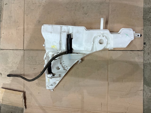 Бачок омивайки 61667304068 BMW