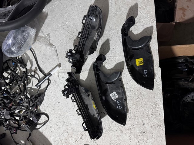 Покажчик повороту дзеркала, правий 63137441440 BMW