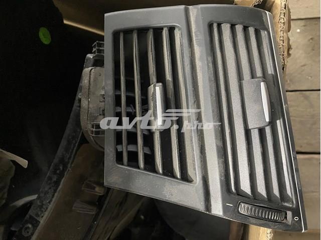 Решітка повітроводу права 64227161804 BMW