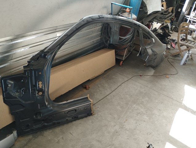 Панель кузова ліва 41219625527 BMW