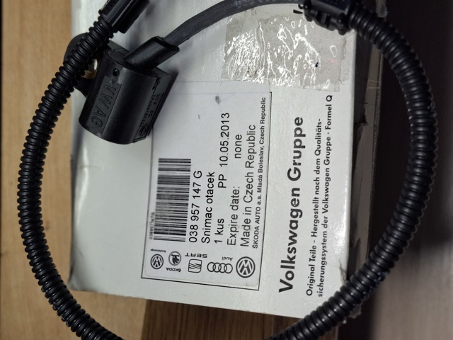 Датчик положення распредвалу 038957147G VAG