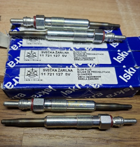 Свічки розжарювання 11721127 ISKRA