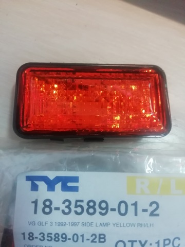 Повторювач повороту в крило 183589012 TYC