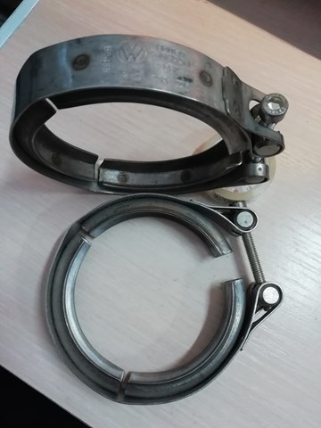 Хомут кріплення каталізатора до турбіни 2H0253725 VAG