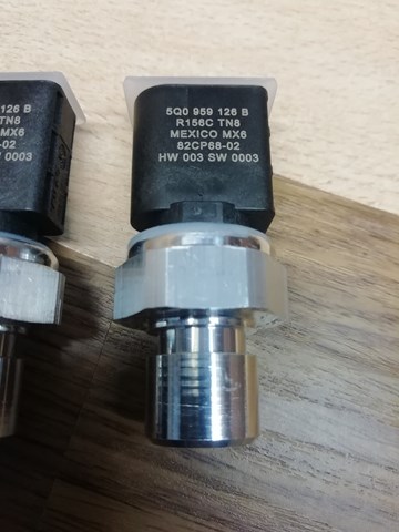 Клапан тиску кондиціонера 5Q0959126B VAG