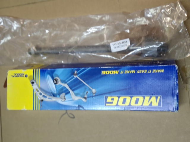 Тяга рульова поздовжня VOAX3054 MOOG