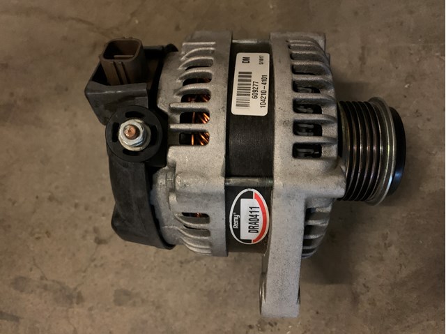 Генератор автомобільний Toyota Corolla 