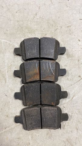 Колодки гальмові задні, дискові 42787643 GM