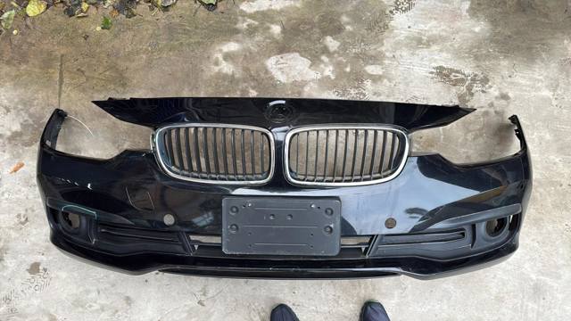 Бампер на авто 51117445137 BMW