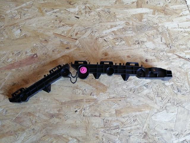 Кронштейн бампера заднього, правий 521550R070 TOYOTA