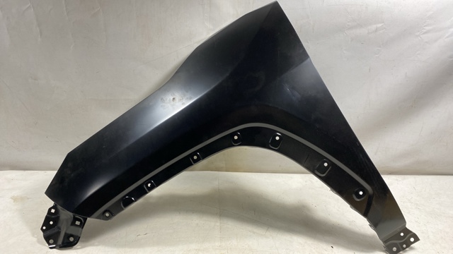 Бічна частина передня ліва 538120R110 MARKET (OEM)