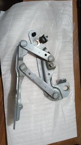 Петля капота, права 68086320AA CHRYSLER