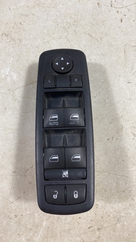 Кнопки переднього правого склопід'ємника 68184802AC CHRYSLER