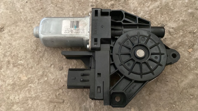 Привід ліфта передній 68209825AA CHRYSLER
