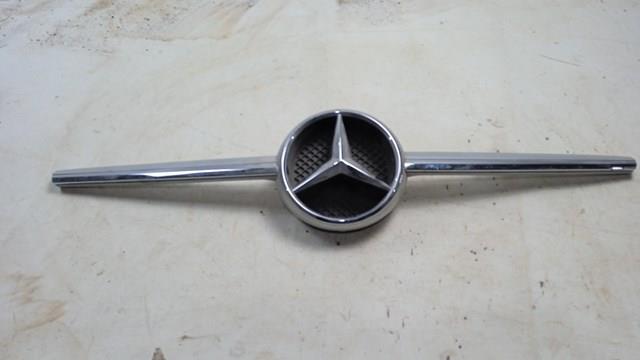 Решітка A2188880060 MERCEDES