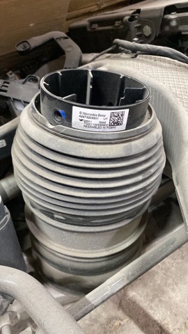 Пневмоподушка задня A2973203501 MERCEDES