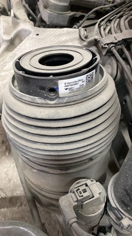 Пневмоподушка задня A2973203601 MERCEDES