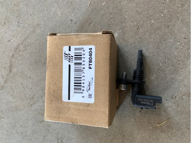 Датчик АБС (ABS) задній FT80404 FAST