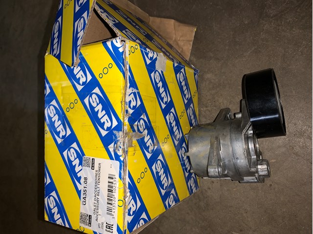 Натягувач приводного ременя GA35108 SNR