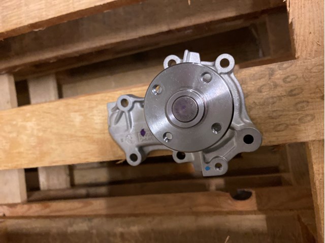 Помпа водяна, (насос) охолодження VKPC95863 SKF