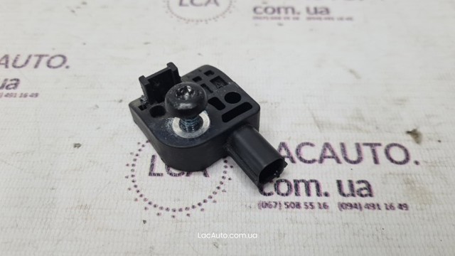 Датчик Айрбег передній 100527400B TESLA