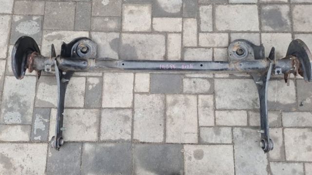 Балка задньої підвіски поперечна 16D500051A VAG