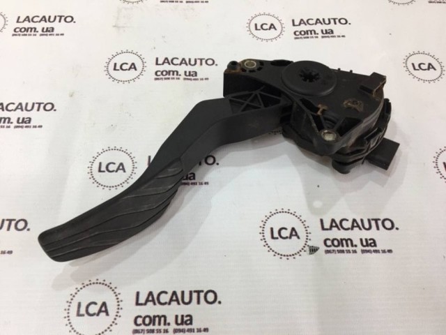 Підаль газу Nissan Qashqai II