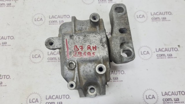 Права подушка мотора 1K0199262CE VAG