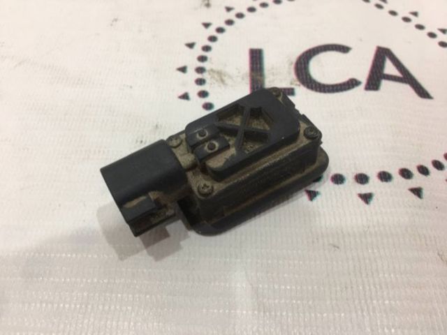 Кнопка приводу замка задніх 3/5 дверей (ляди) 1L2Z14018AC FORD