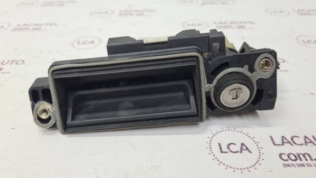 Замок, ручка і привід (багажника) 2037500693 MERCEDES