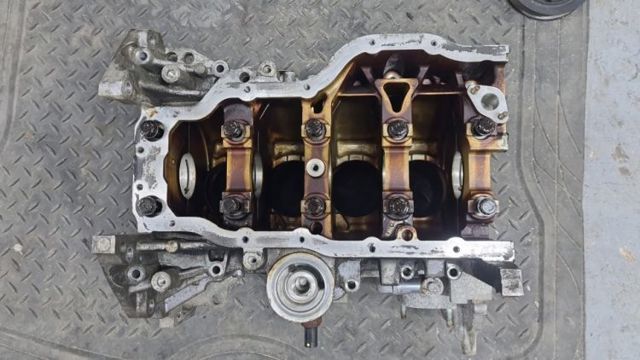 Блок циліндрів двигуна 211002E050 HYUNDAI