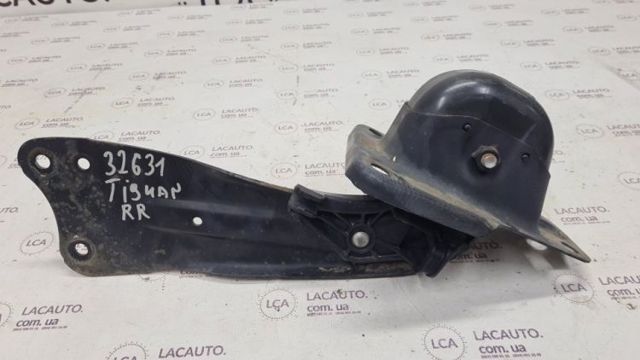 Важіль/тяга задньої підвіски подовжній нижній, правий 3C0505224F VAG