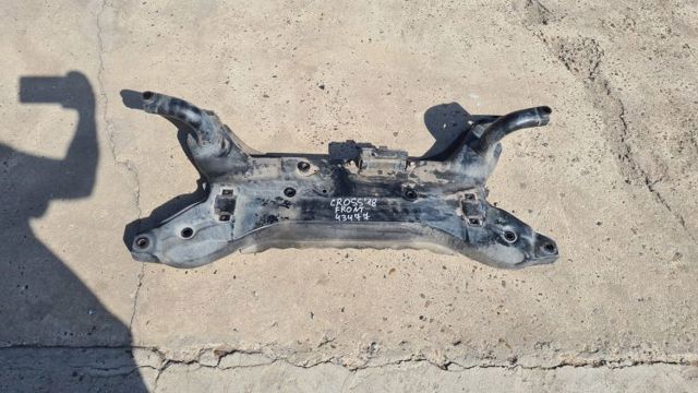 Передня балка 4000A410 MITSUBISHI