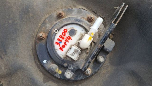 Датчик рівня палива в баку, правий 42081FJ000 SUBARU