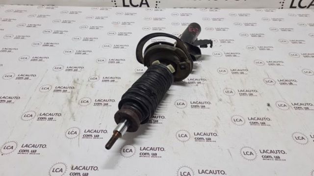 Стійка передня права 4877692AE CHRYSLER
