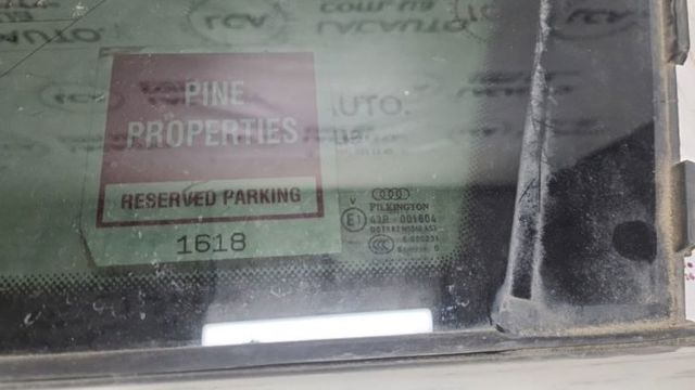 Скло кузова/багажного відсіку, праве 4L0845300RNVB VAG
