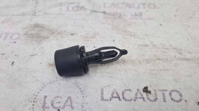 Пістон (кліп) кріплення решітки радіатора до панелі 5338422070 TOYOTA