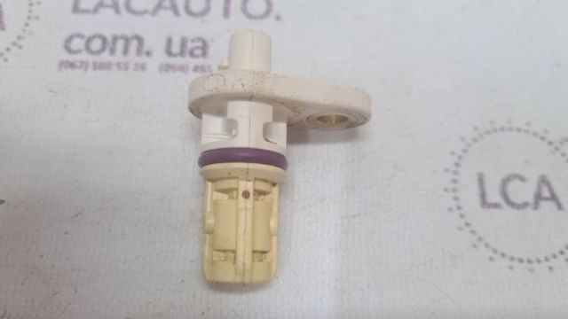 Датчик положення (оборотів) коленвалу 55571994 GM