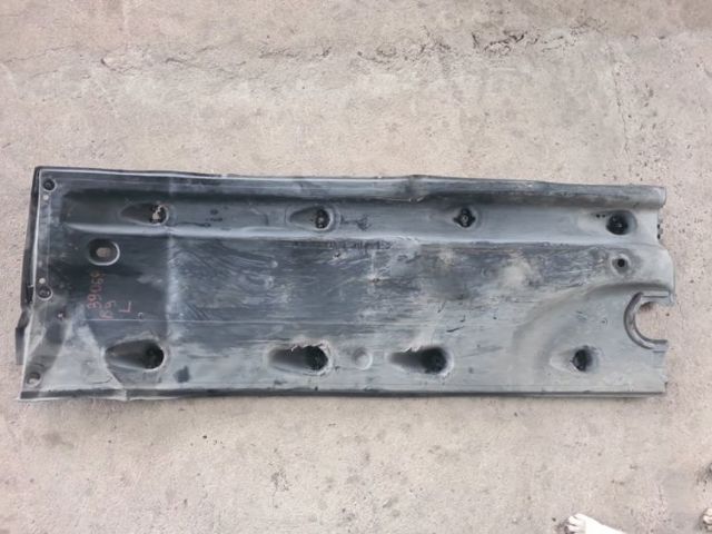 Захист днища, лівий 561825201C VAG